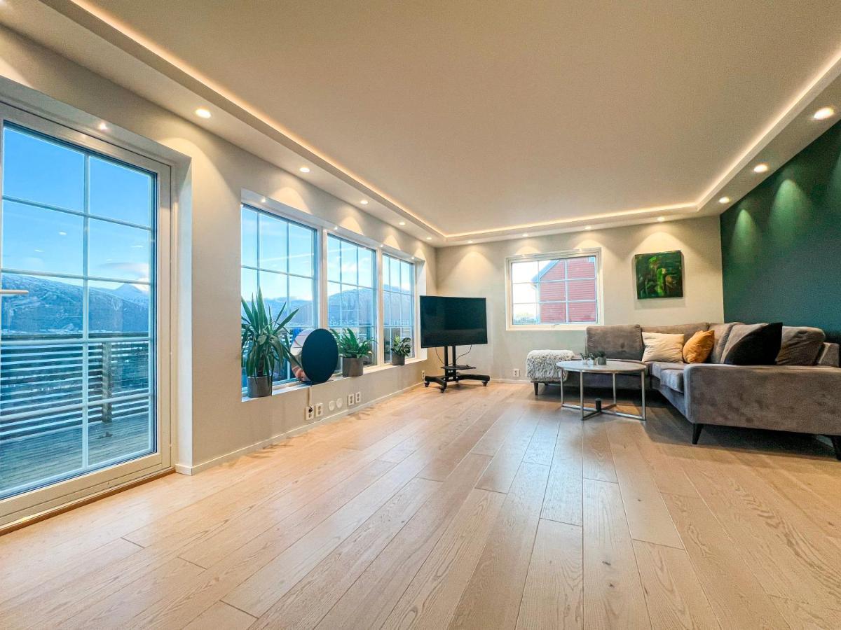 Penthouse Apartment With Amazing View. 트롬쇠 외부 사진